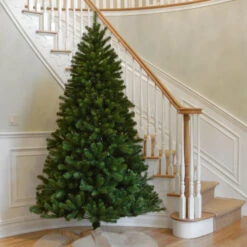 Christmas Central 7.5’ North Valley Spruce Artificial Christmas Tree, Unlit -Northlight dnat nrv7 500 75 4 03907.1670489769